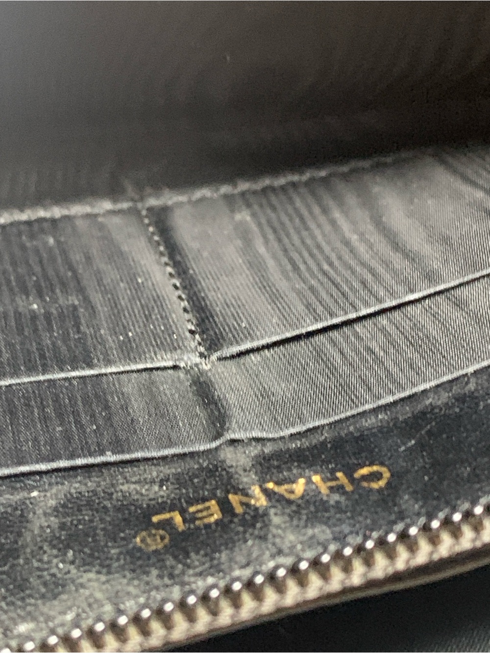 CHANEL Black Pebbled Leather Zip Wallet with Gold Pull - Picture 11 of 17
